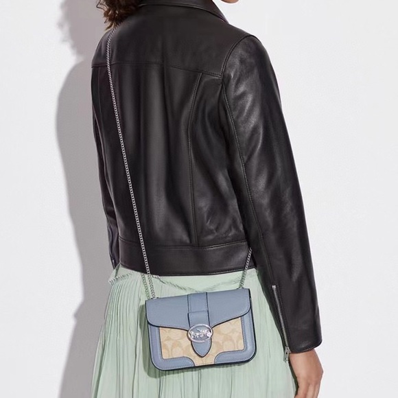 NWT coach Georgie Crossbody In Signature Canvas - Picture 4 of 11